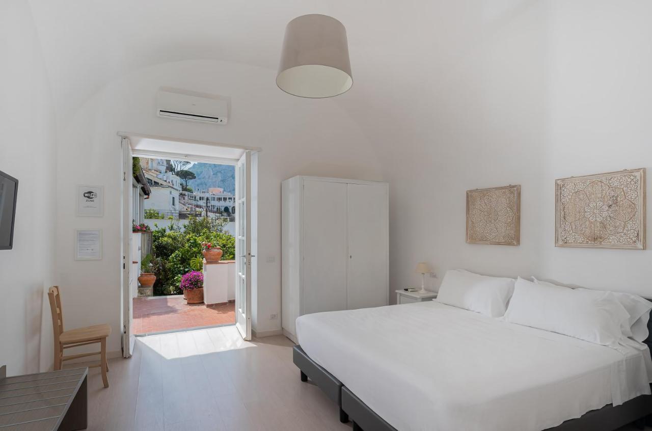 Town Apartment *